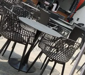 Beautiful Table With 4 Chairs Available for Sale