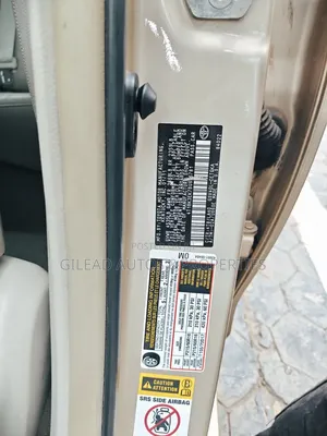 Toyota Camry XLE V6 4dr Sedan (3.5L 6cyl 6A) 2011