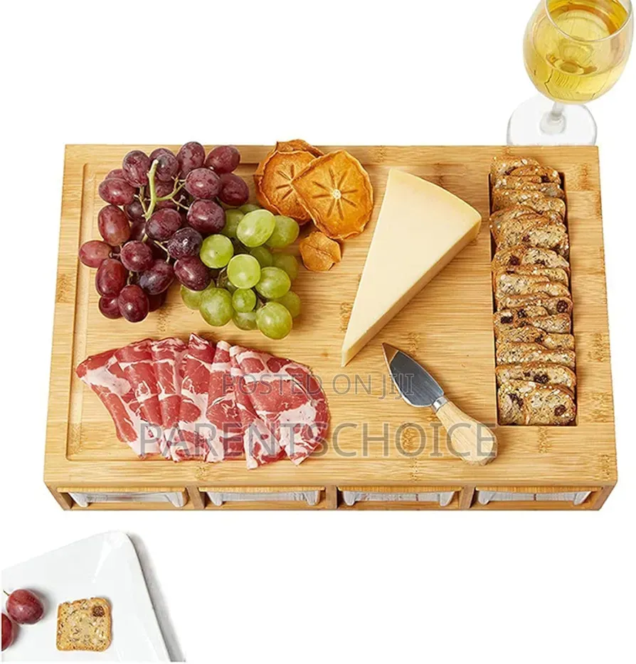 Bamboo Cutting Board With 4 Containers