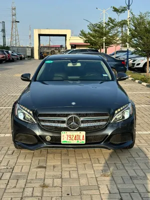 Mercedes-Benz C300 Luxury 4dr AWD 4Matic Sedan (2.0L 4cyl 7A) 2015