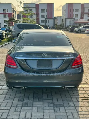 Mercedes-Benz C300 Luxury 4dr AWD 4Matic Sedan (2.0L 4cyl 7A) 2015