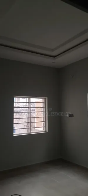 1bdrm Apartment in 41 Crescent Estate, Gwarinpa for rent