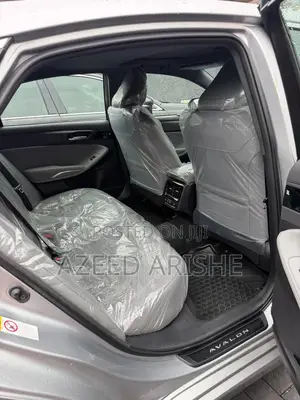 Toyota Avalon Limited (3.5L 6cyl 6A) 2018 Silver