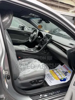 Toyota Avalon Limited (3.5L 6cyl 6A) 2018 Silver