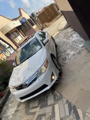 Toyota Camry XLE V6 4dr Sedan (3.5L 6cyl 6A) 2012 White