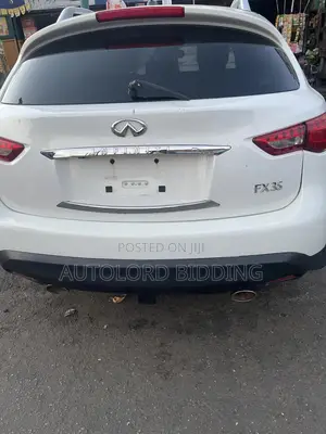 Infiniti FX35 Base 4x4 (3.5L 6cyl 7A) 2009 White