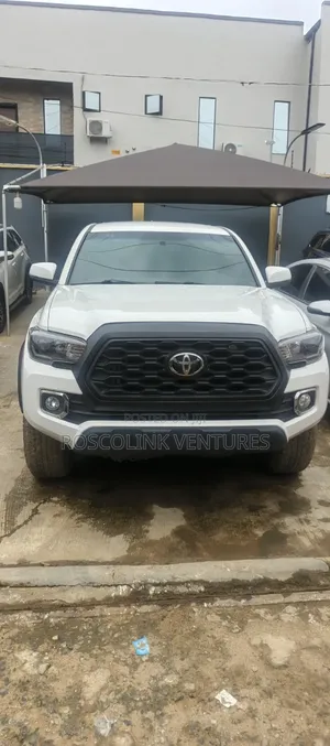 Toyota Tacoma Limited 2017 White