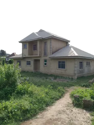 4bed Duplex Ensuit, on 2plot if Land