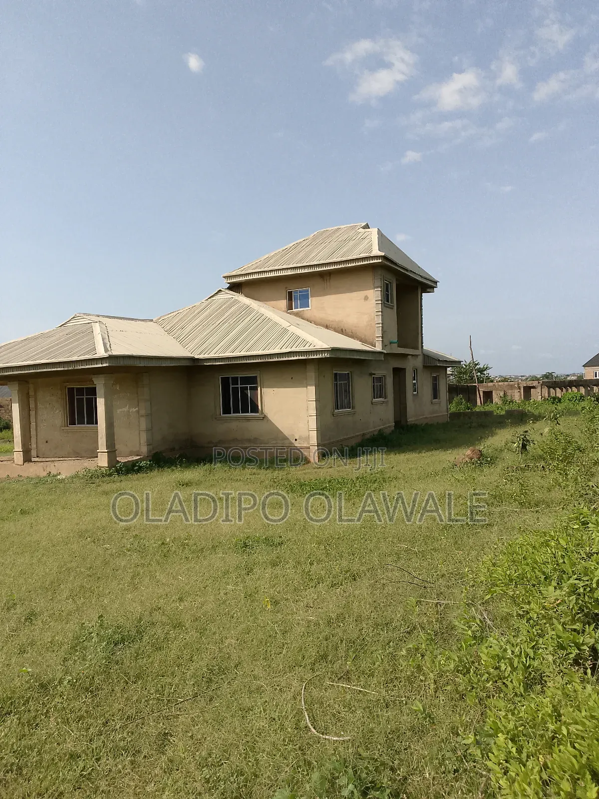 4bed Duplex Ensuit, on 2plot if Land