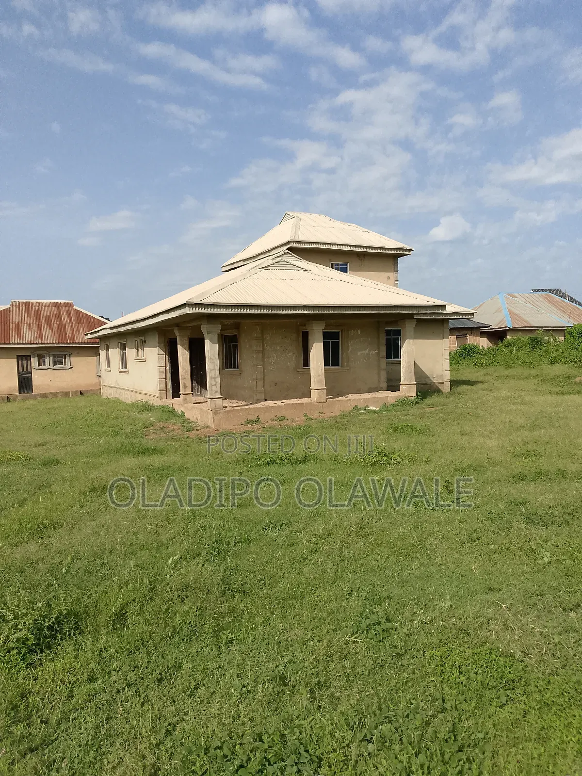 4bed Duplex Ensuit, on 2plot if Land