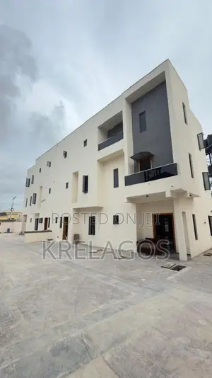 4bdrm Duplex in New Road, Igbo-efon for sale