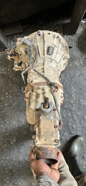 Gear Box for Old Model Hilux 2wheel Drive