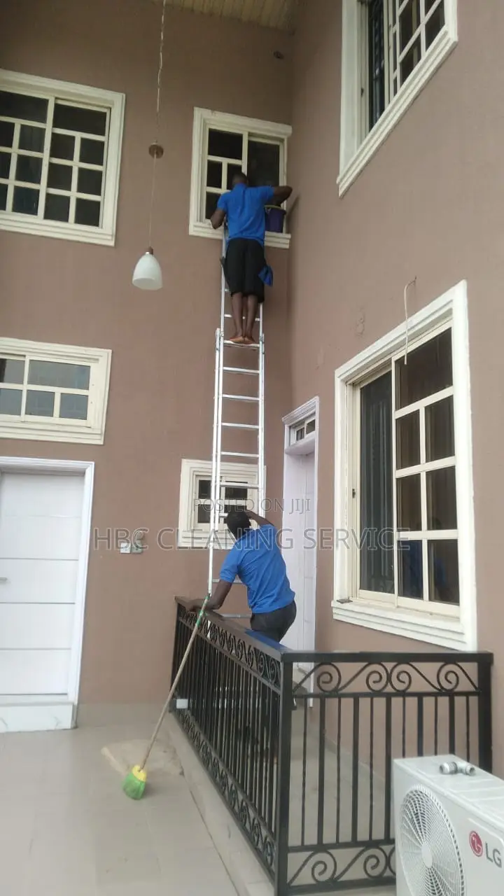 Window Deep Cleaning