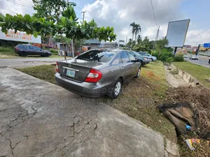 Toyota Camry LE 4dr Sedan (2.4L 4cyl 4A) 2004 Brown