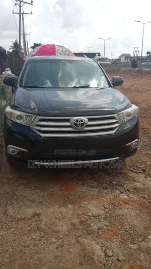 Toyota Highlander 3.5L 2WD 2013 Black