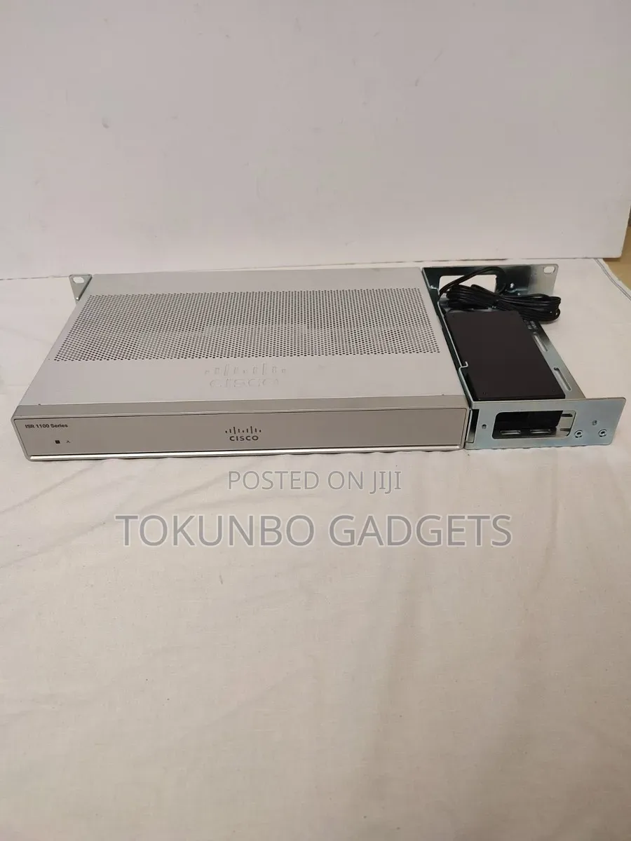 Cisco C1111-8p Router Isr 1100 + Psu Included