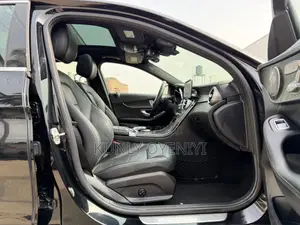 Mercedes-Benz C300 Luxury Sedan RWD (2.0L 4cyl 7A) 2016 Black