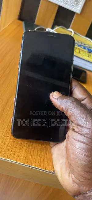 Apple iPhone X 64 GB