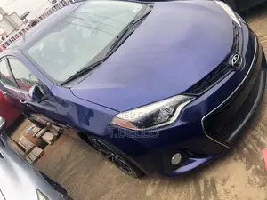 Toyota Corolla SE Special Edition 4dr Sedan (1.8L 4cyl CVT) 2017 Blue