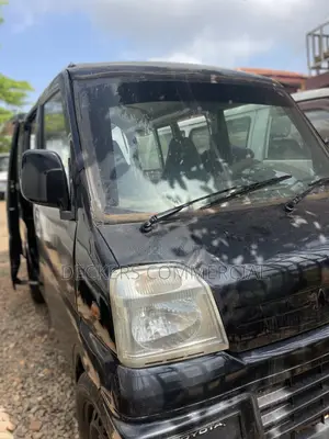 Bus 2002 Black