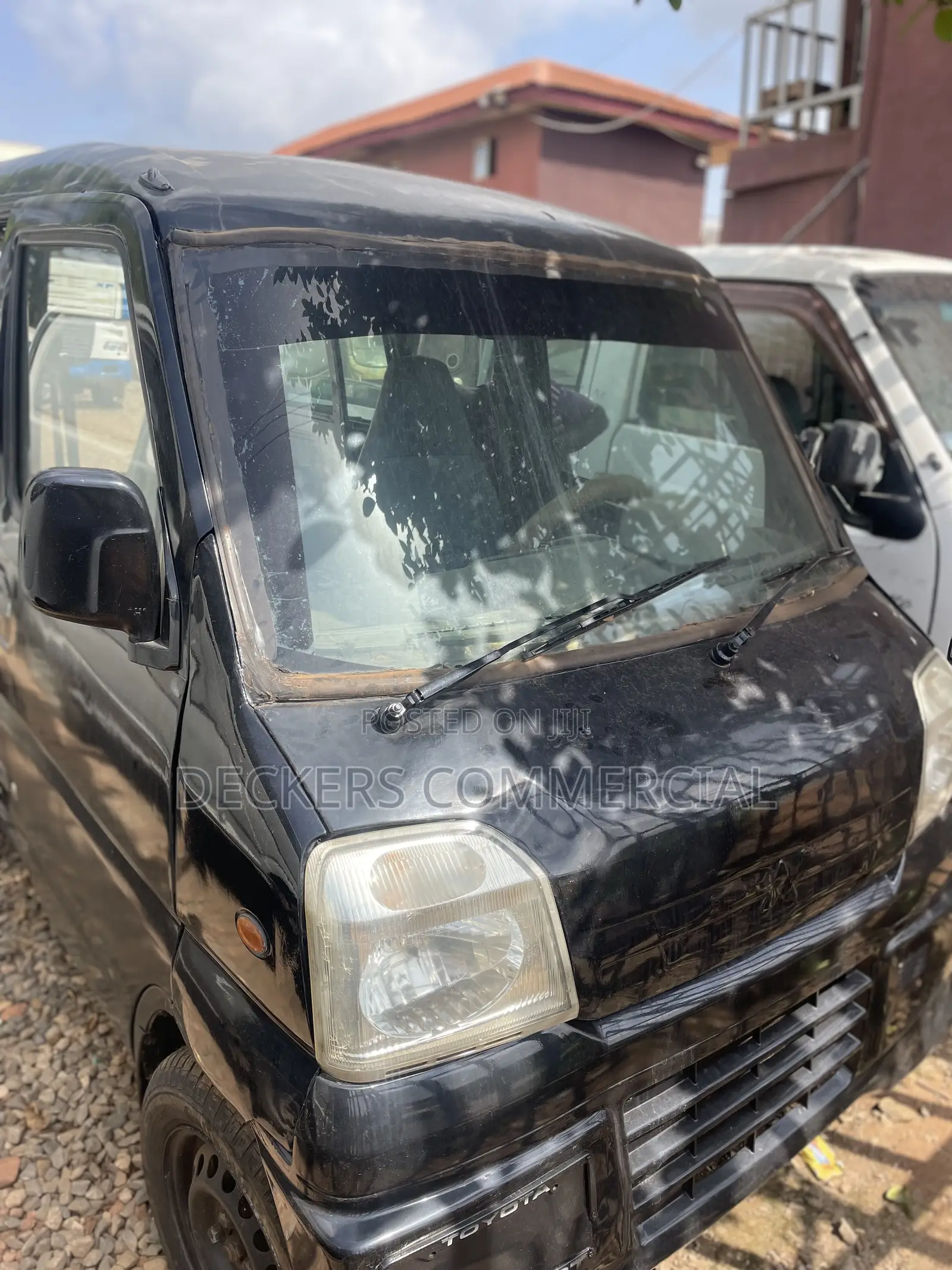 Bus 2002 Black