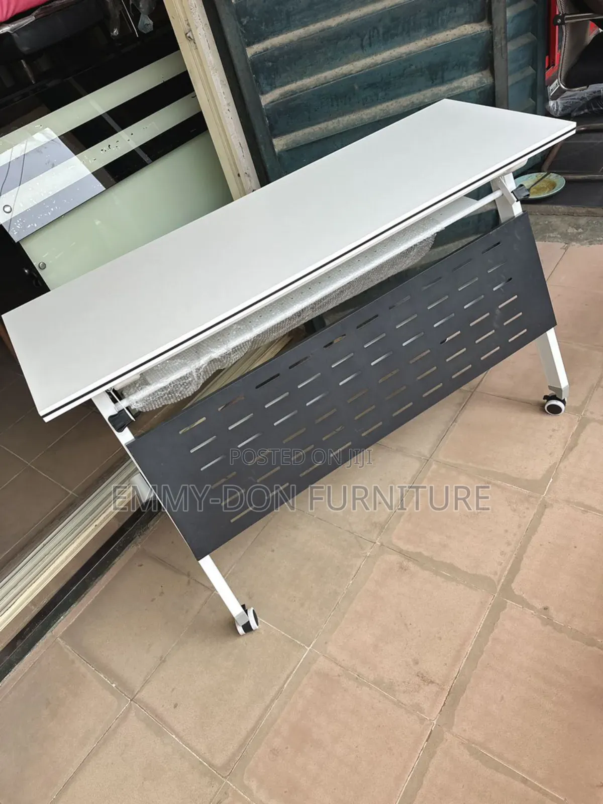 High Quality Foldable Class Reading Table