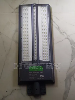 300w Touch Solar Street Light Last Upto 12hours High Performance.