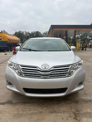 Toyota Venza 2010 Silver