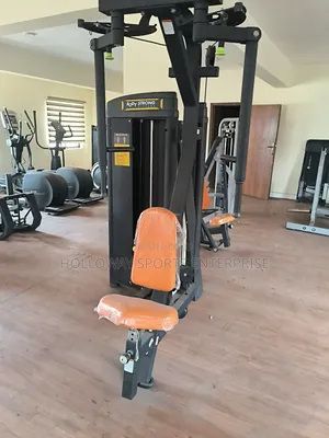 Commercial Pec Deck Machine