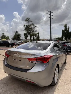 Hyundai Elantra Limited Sedan FWD (1.8L 4cyl 6A) 2013 Gray