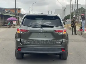 Toyota Highlander Limited V6 4x4 (3.5L 6cyl 6A) 2016 Gray