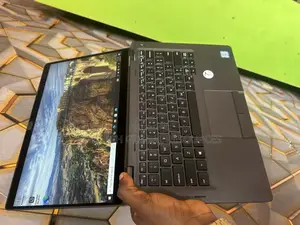 Laptop Dell Latitude 3390 8GB Intel Core i5 SSD 256GB