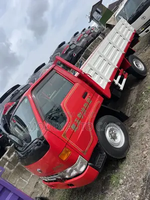 Toyota Dyna 150.