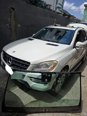 Ml350 2013 Windscreen Glass Available Installed at Chimatex