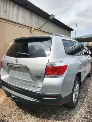 Toyota Highlander Limited 3.5l 4WD 2013 Silver