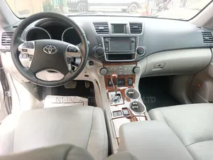 Toyota Highlander Limited 3.5l 4WD 2013 Silver