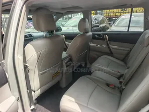 Toyota Highlander Limited 3.5l 4WD 2013 Silver