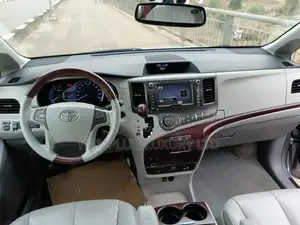 Toyota Sienna 2014 Gray