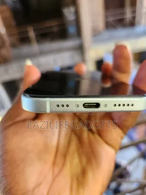 New Apple iPhone 15 128 GB White