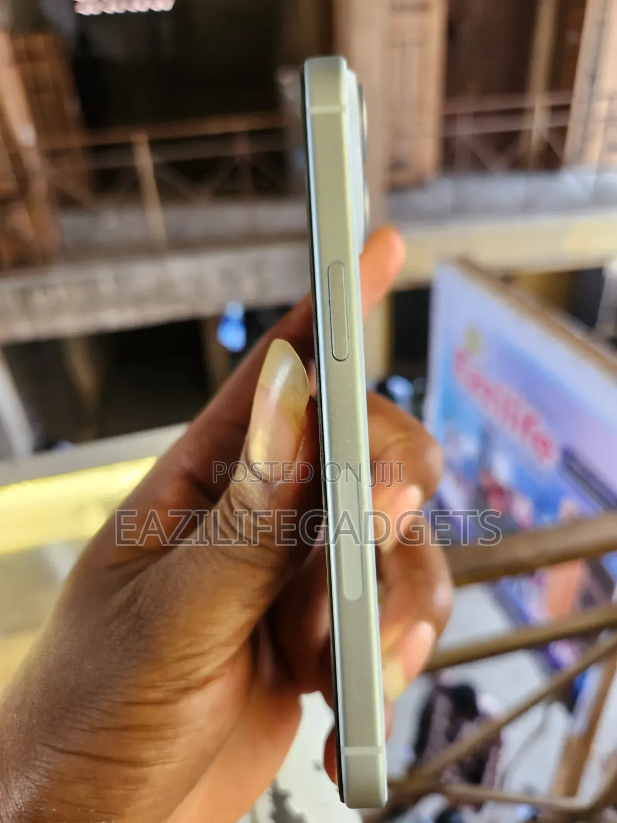 New Apple iPhone 15 128 GB White