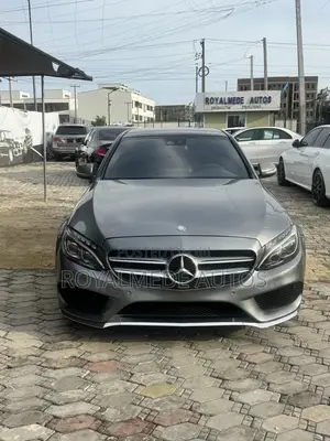 Mercedes-Benz C400 2018 Gray