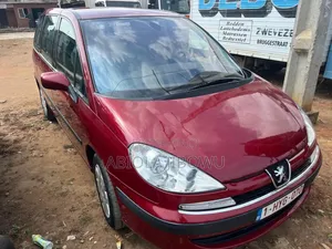 Peugeot 807 2.0 135 Esplanade 2008 Red