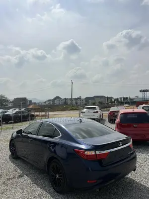 Lexus ES 2013 Blue