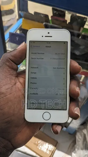 Apple iPhone SE 64 GB Silver