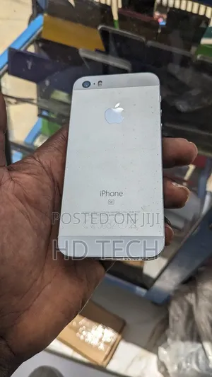 Apple iPhone SE 32 GB Silver