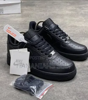Black Nike Airforce 1
