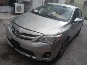 Toyota Corolla 2012 Silver
