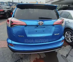 Toyota RAV4 Limited FWD (2.5L 4cyl 6A) 2016 Blue
