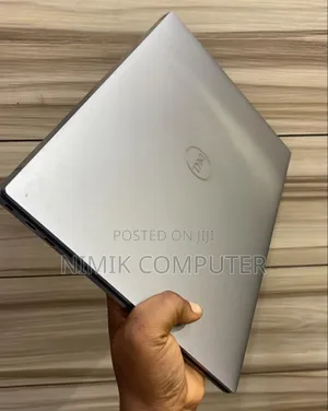 Laptop Dell Precision 5560 32GB Intel Xeon SSD 512GB