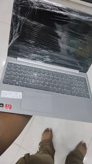 Laptop Lenovo IdeaPad 330S 8GB AMD Ryzen 5 SSD 512GB